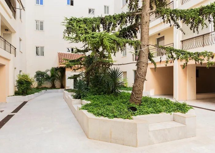 Naturally Bright 3br Flat In Marousi By Upstreet Apartamento Atenas