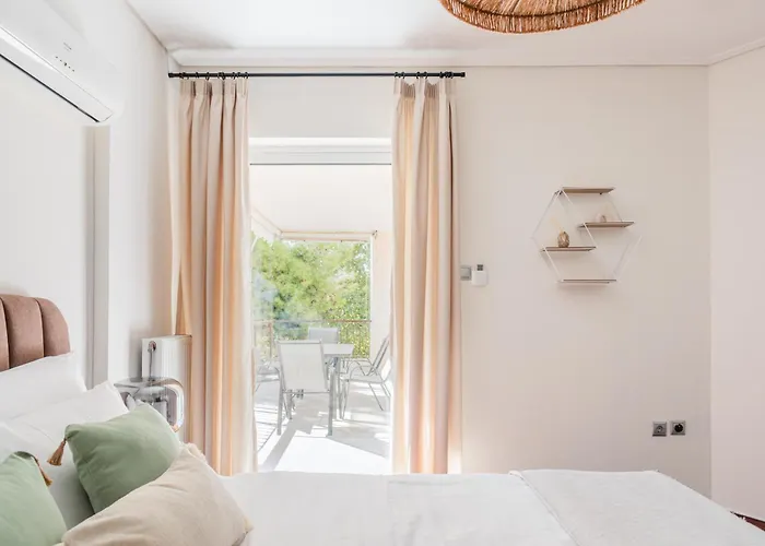 Naturally Bright 3br Flat In Marousi By Upstreet 雅典